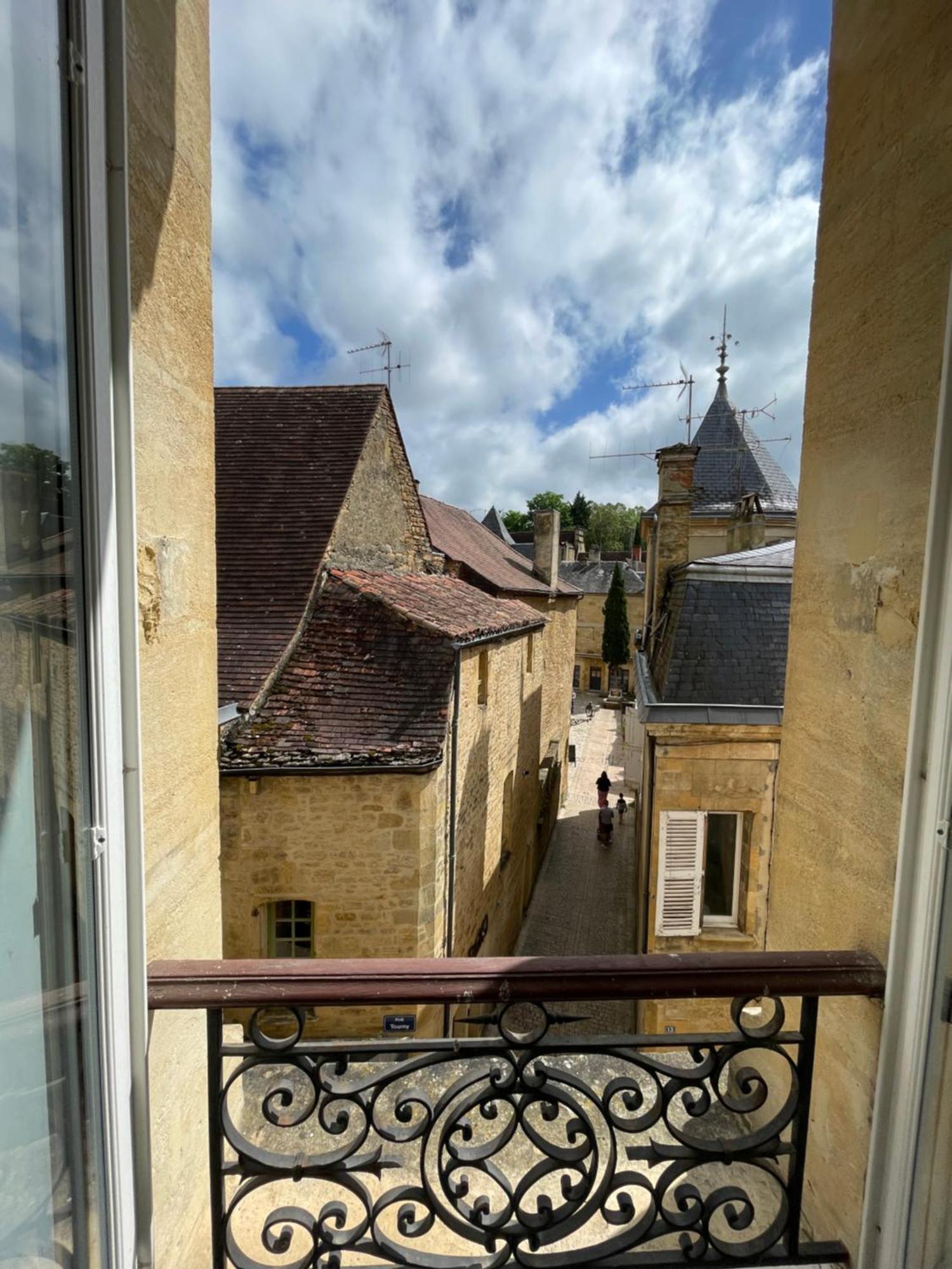 Au Coeur Du Centre Historique De Sarlat Sarlat-la-Canéda Exterior foto